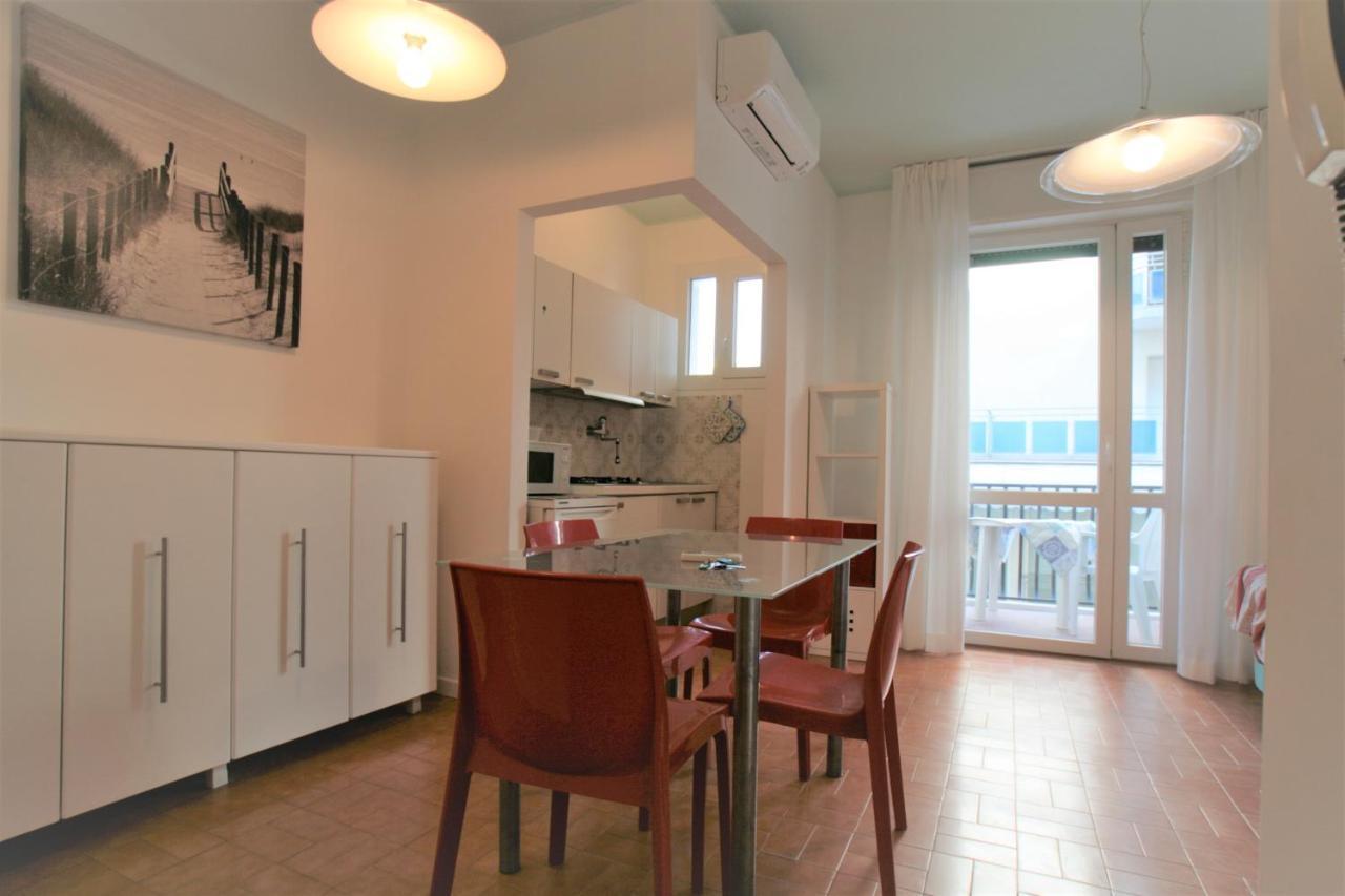 Apartmán El Palmar Fronte Mare Lido di Jesolo Exteriér fotografie